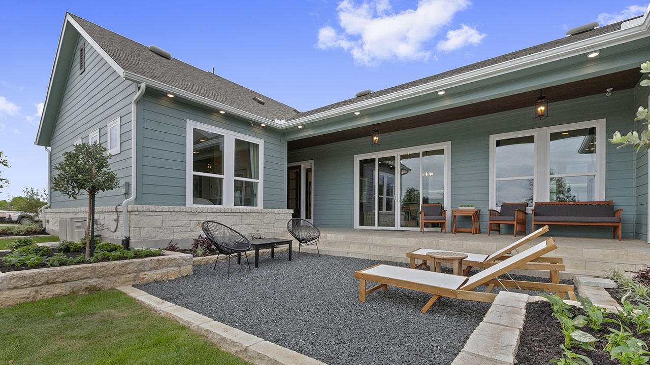 Courtyard of the Quad model built by Pacesetter Homes in Austin.