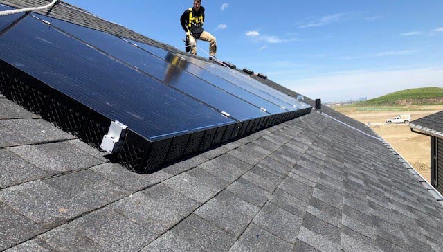 49CreeksideAve-SolarPanelSystem