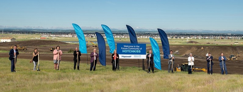 Qualico & Hopewell at Hotchkiss site groundbreaking