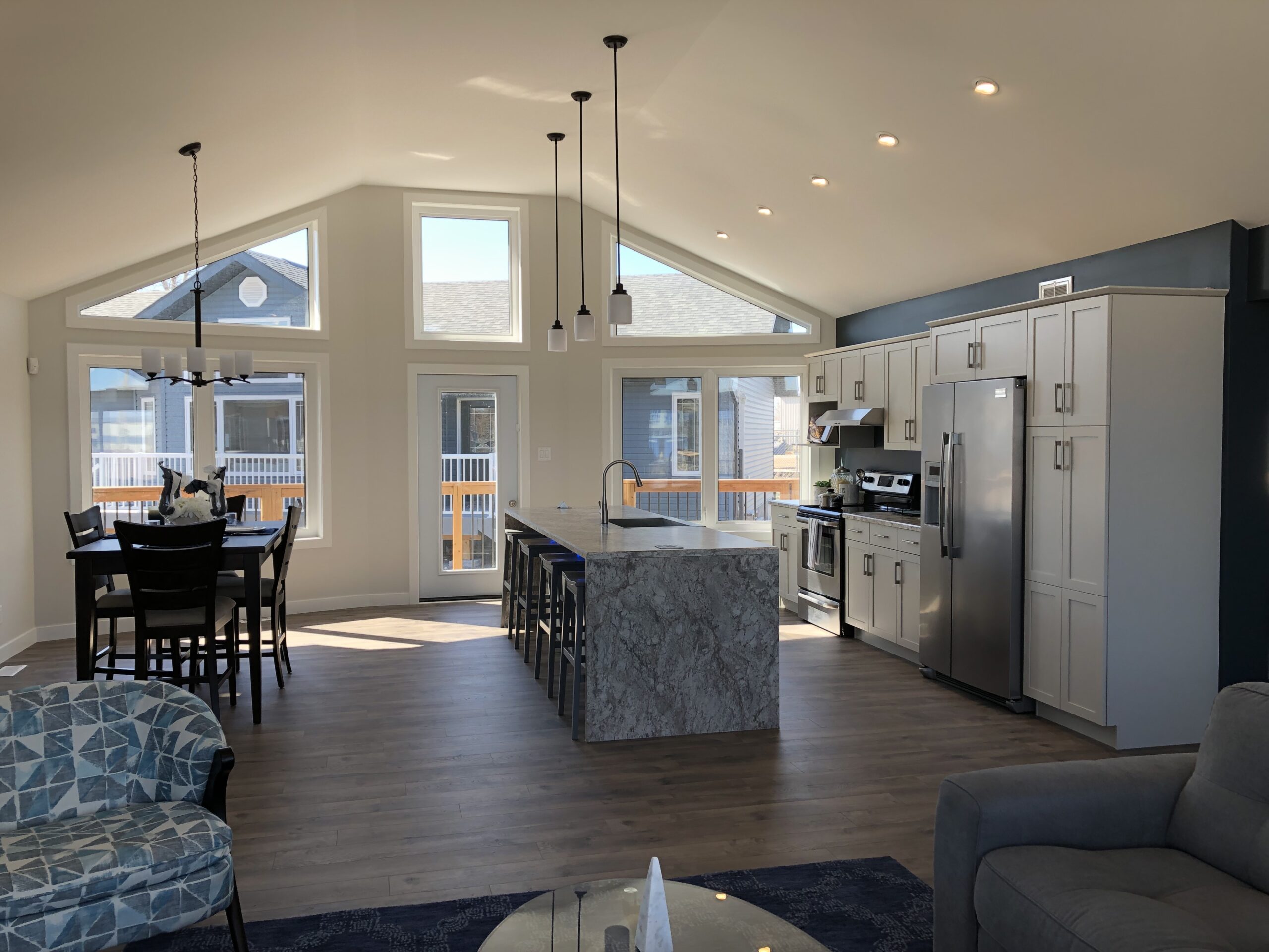 Open plan kitchen and dinning area by Start Ready to Move Homes