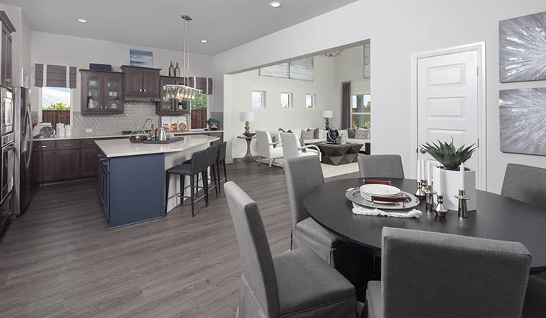 Pacesetter_Anna_Dining-796px