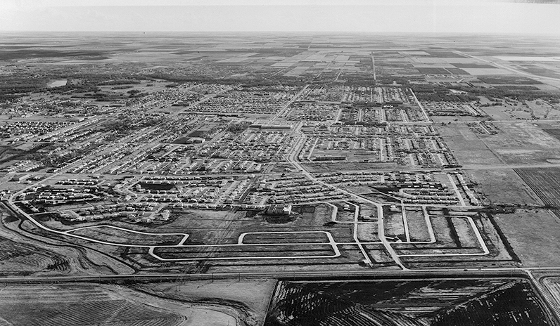 Communities 75 Feature Image Historical aerial shot of Winnipeg
